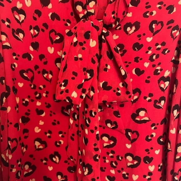 💕 Chico's Women's Blouse Red Heart Leopard Print Size 1 (Medium/8) - Picture 3 of 5